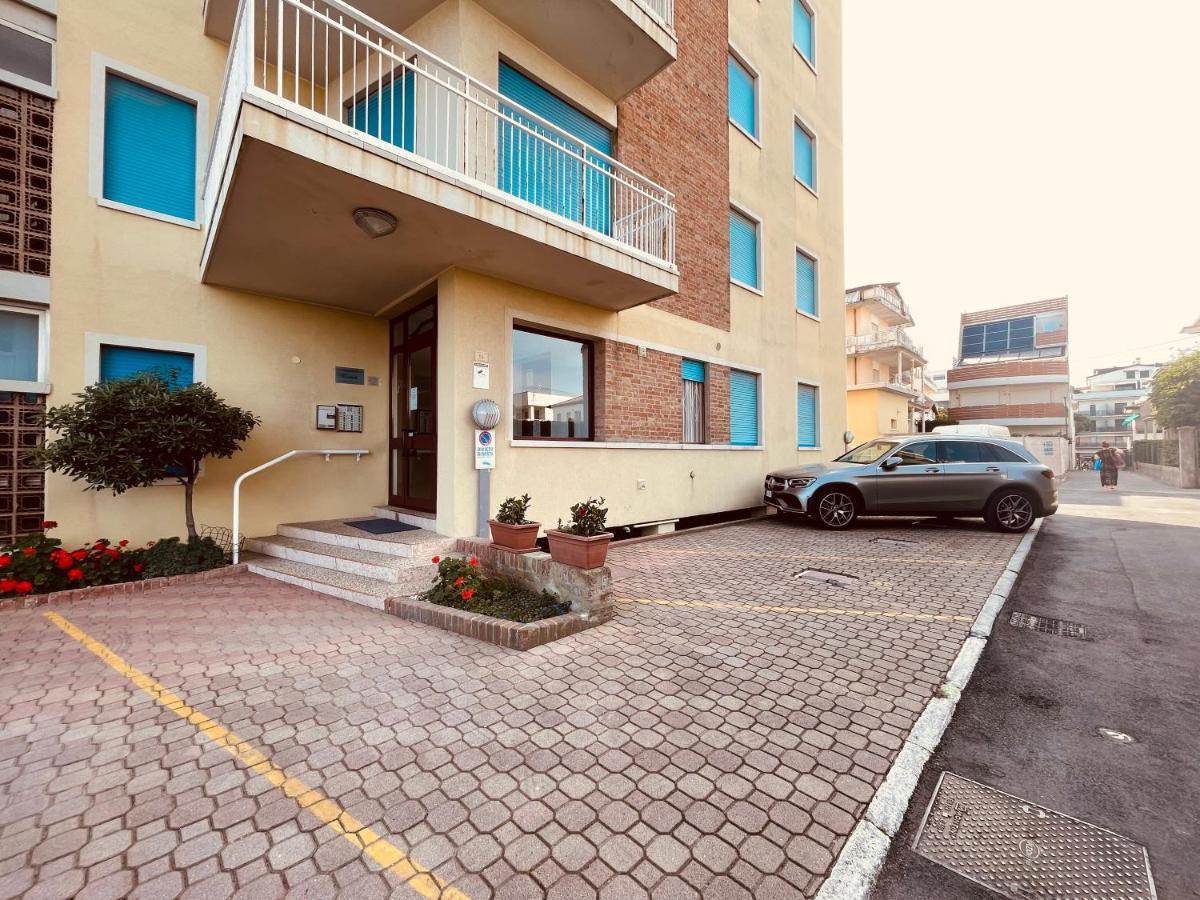 Appartamento Cima - Vista Mare, 3 Camere, Wifi, Family Apartment Lido di Jesolo Exterior foto